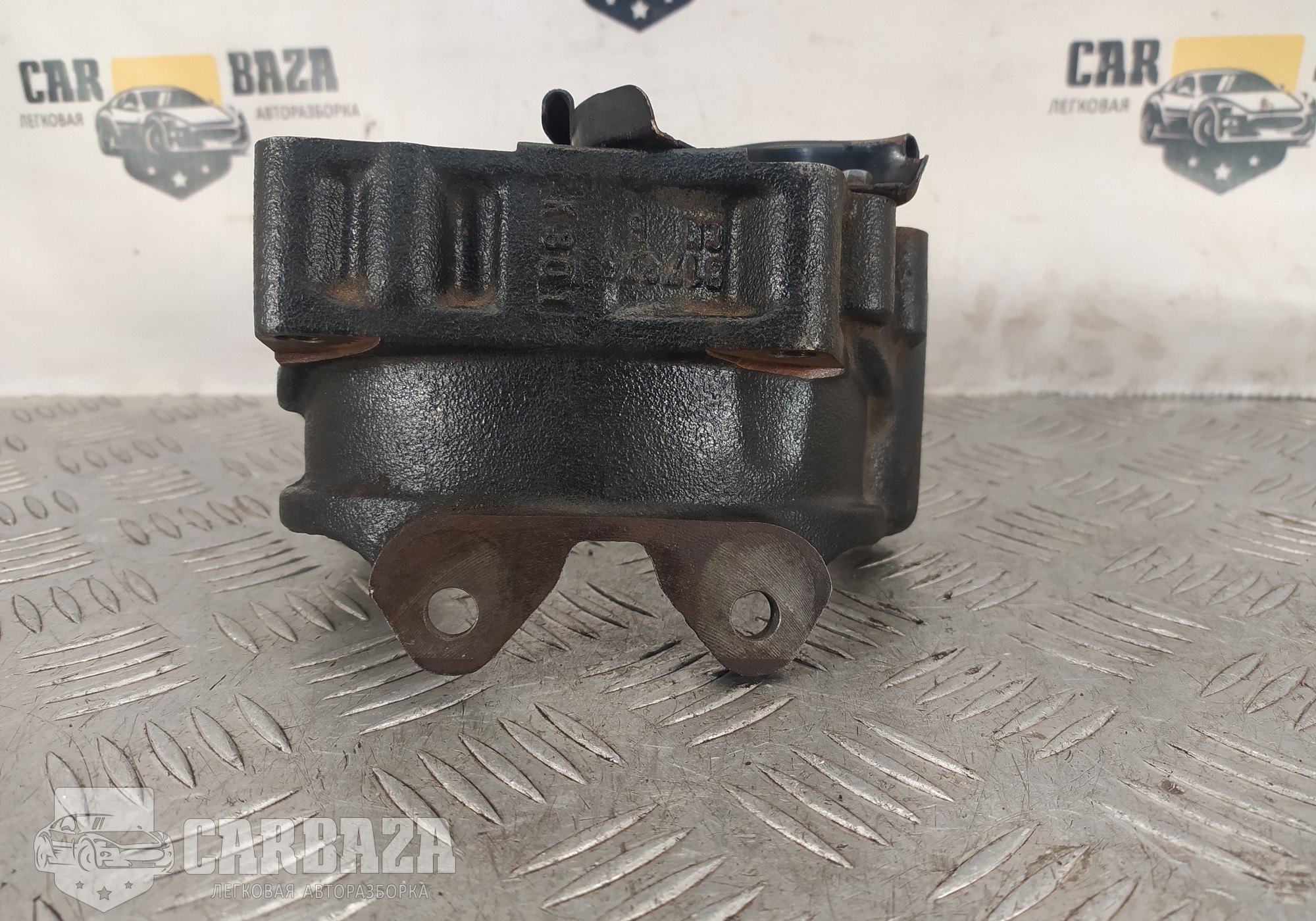 817274CN Кронштейн топливного насоса для Land Rover