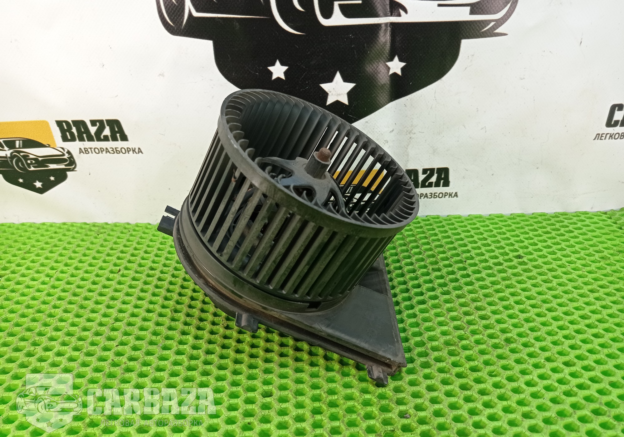 1J1819021B Вентилятор отопителя для Audi