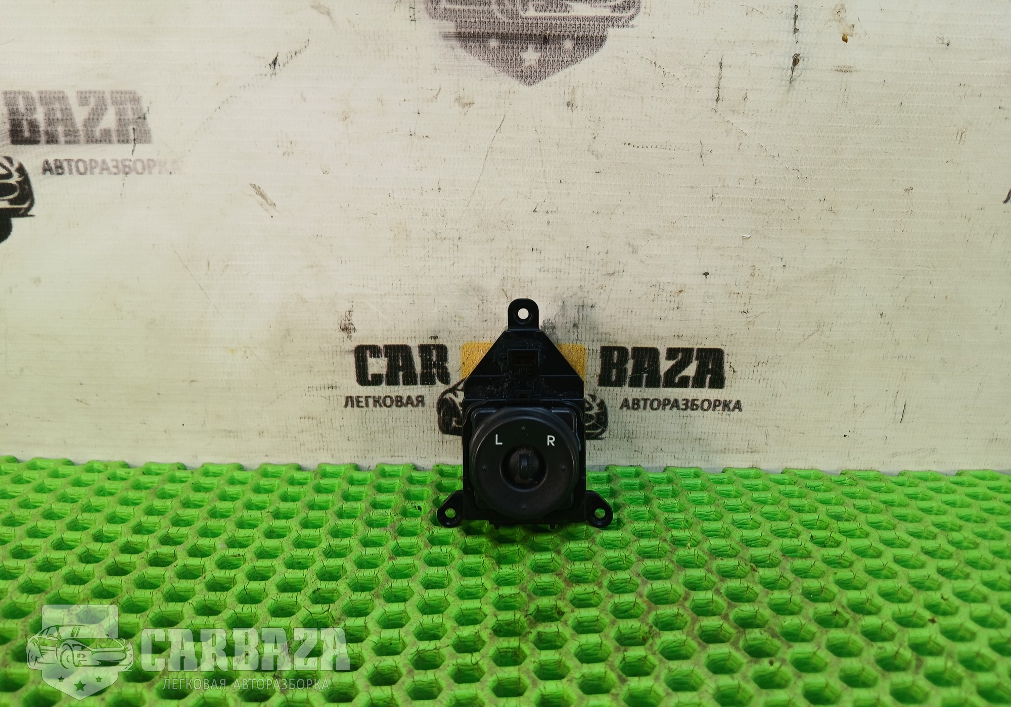 935852K000WK Переключатель регулировки зеркал для Kia Soul I (с 2008 по 2014)