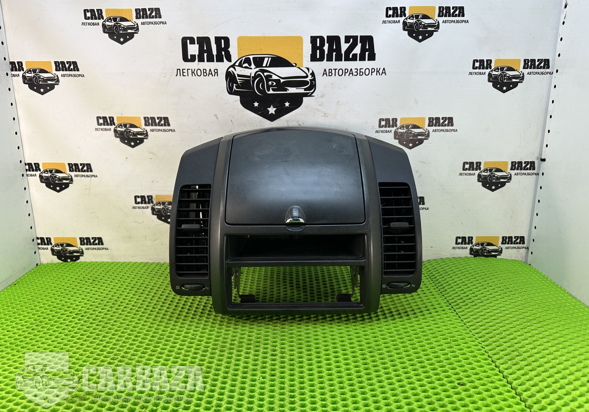 682609U000 Консоль центральная E11 для Nissan Note I (с 2006 по 2013)