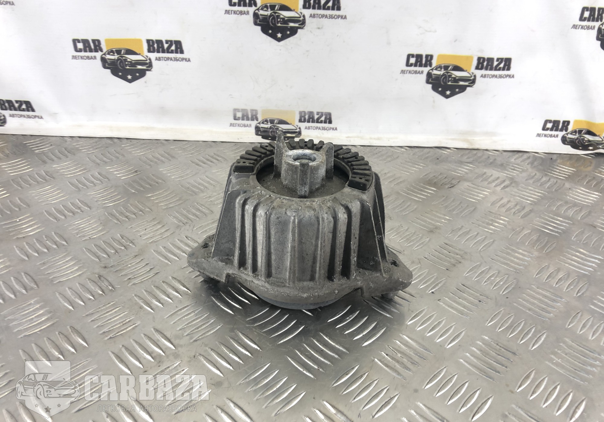 A2042406017 Опора двигателя правая R для Mercedes-Benz E-class W212, S212, C207 (с 2009 по 2016)