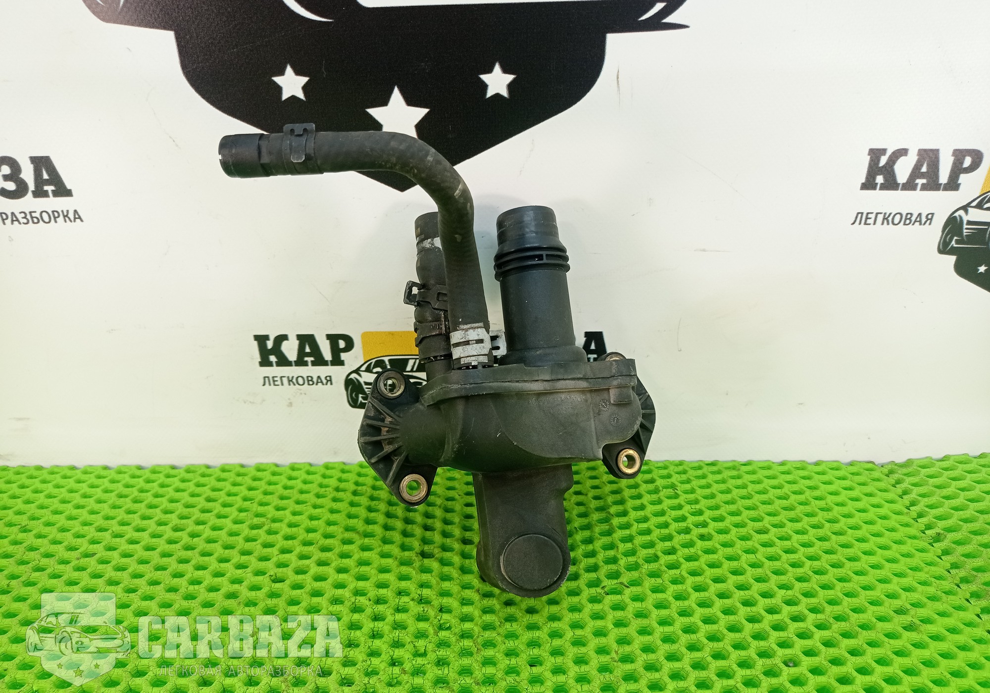 LR073372 Тройник системы охлаждения 306DT