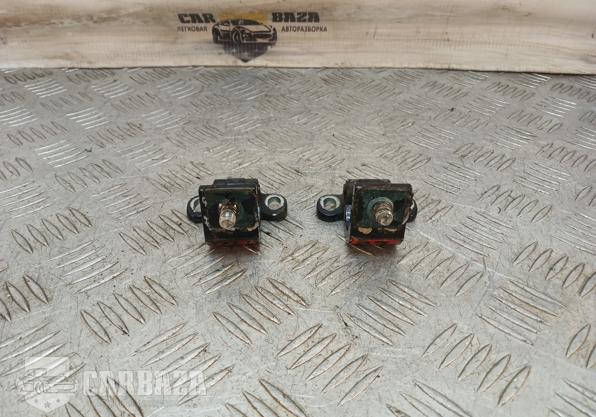 5J0827301A Петли крышки багажника 5L