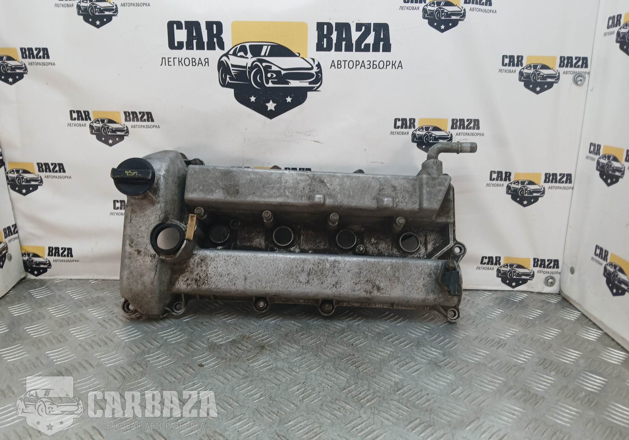 L3BD10210S5209 Краланная крышка 2л/2.3л Бензин для Mazda 3 I (с 2003 по 2009)