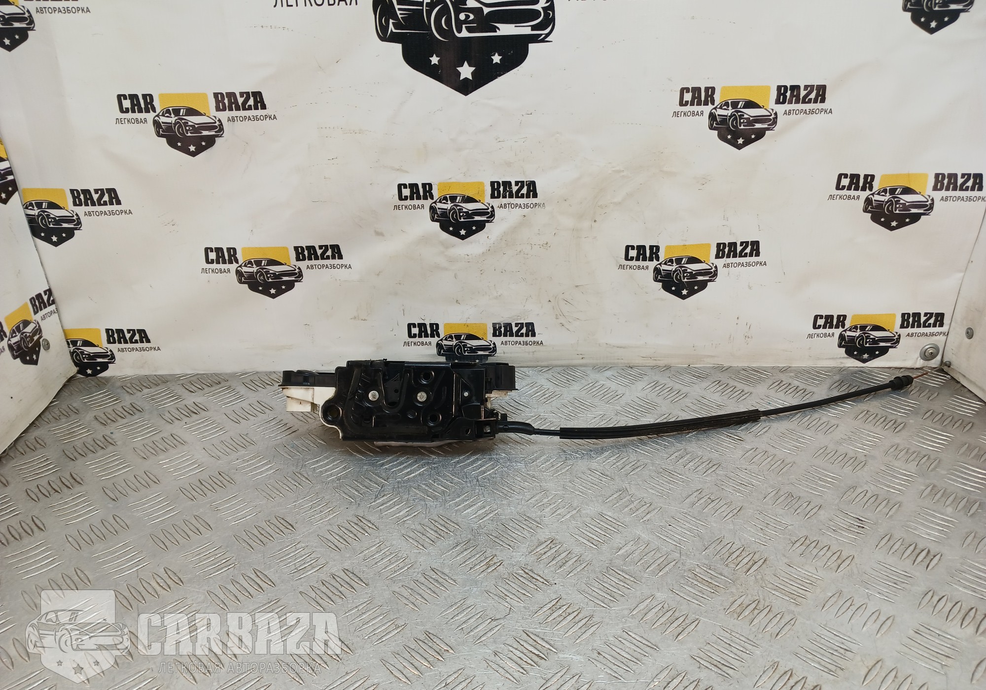 5N1837015E Замок передней левой двери