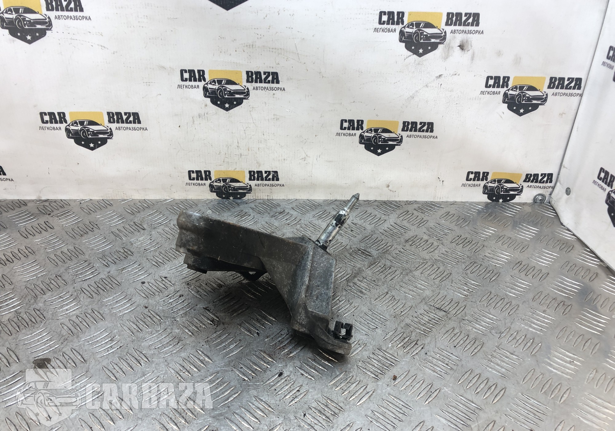 8200457080 Кронштейн опоры двигателя левый L для Renault Duster I (с 2010 по 2021)