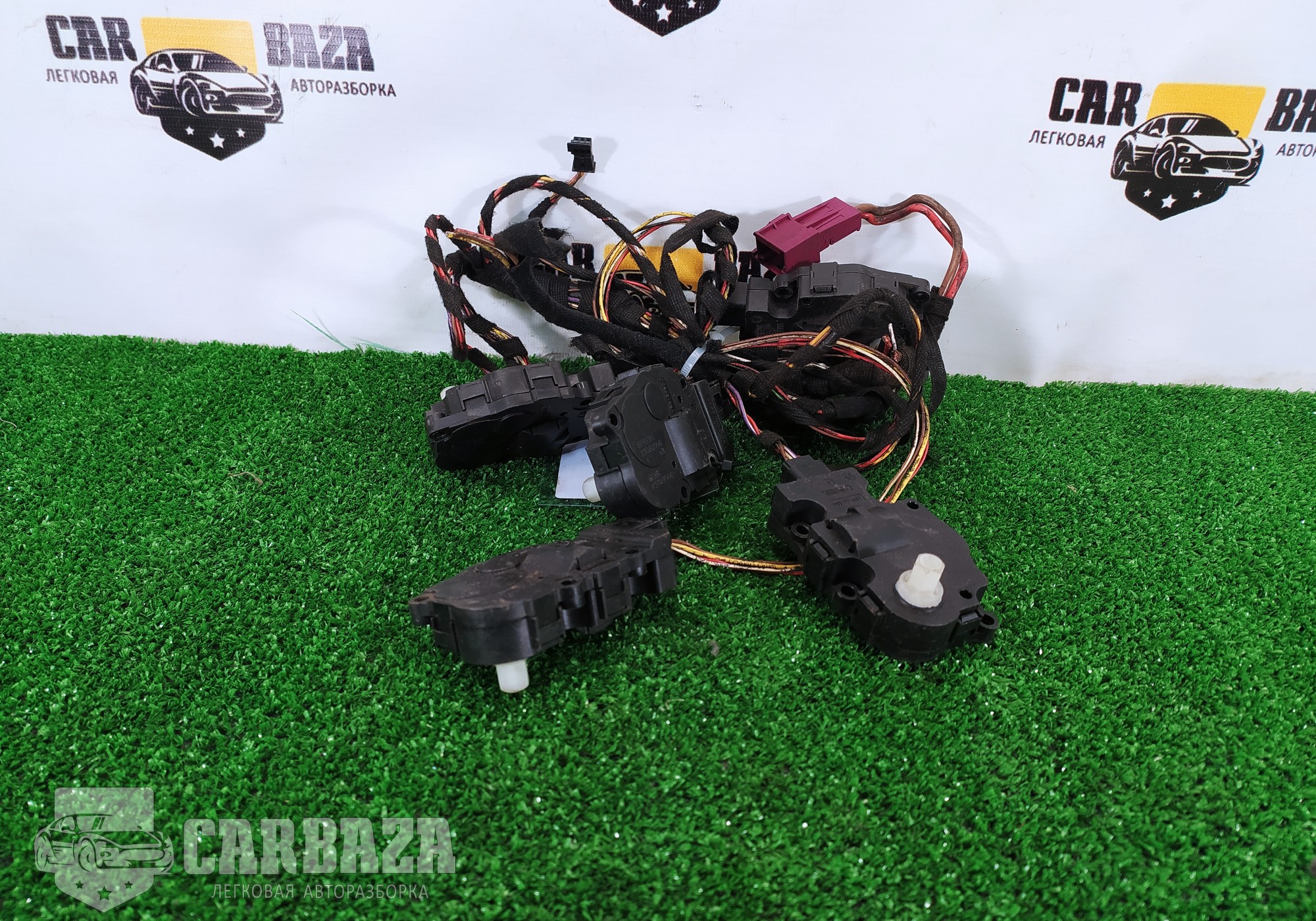 K9749004 Моторчик привода заслонок отопителя для Audi