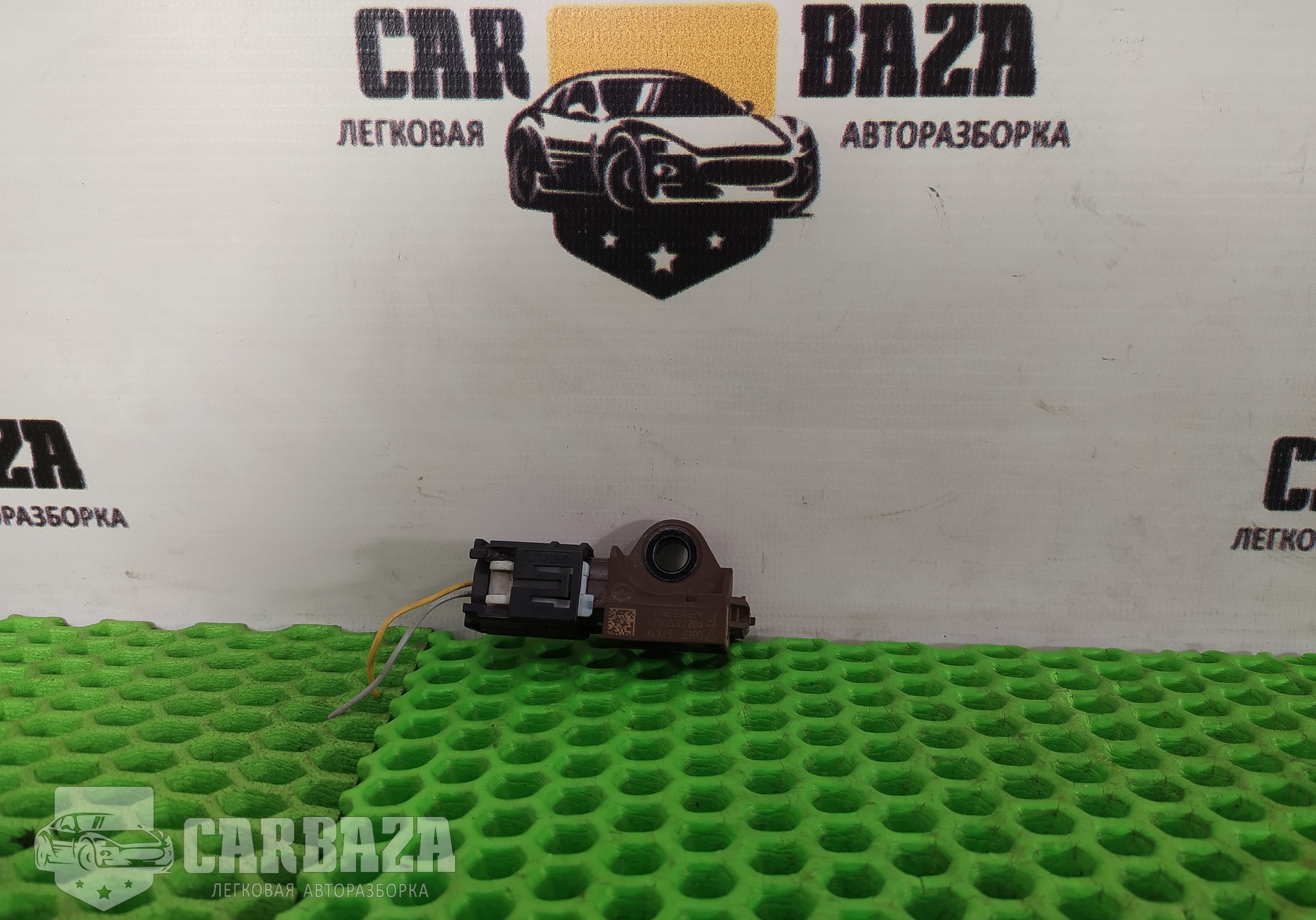 KD4557KC0 Датчик AIRBAG (удара) для Mazda 3