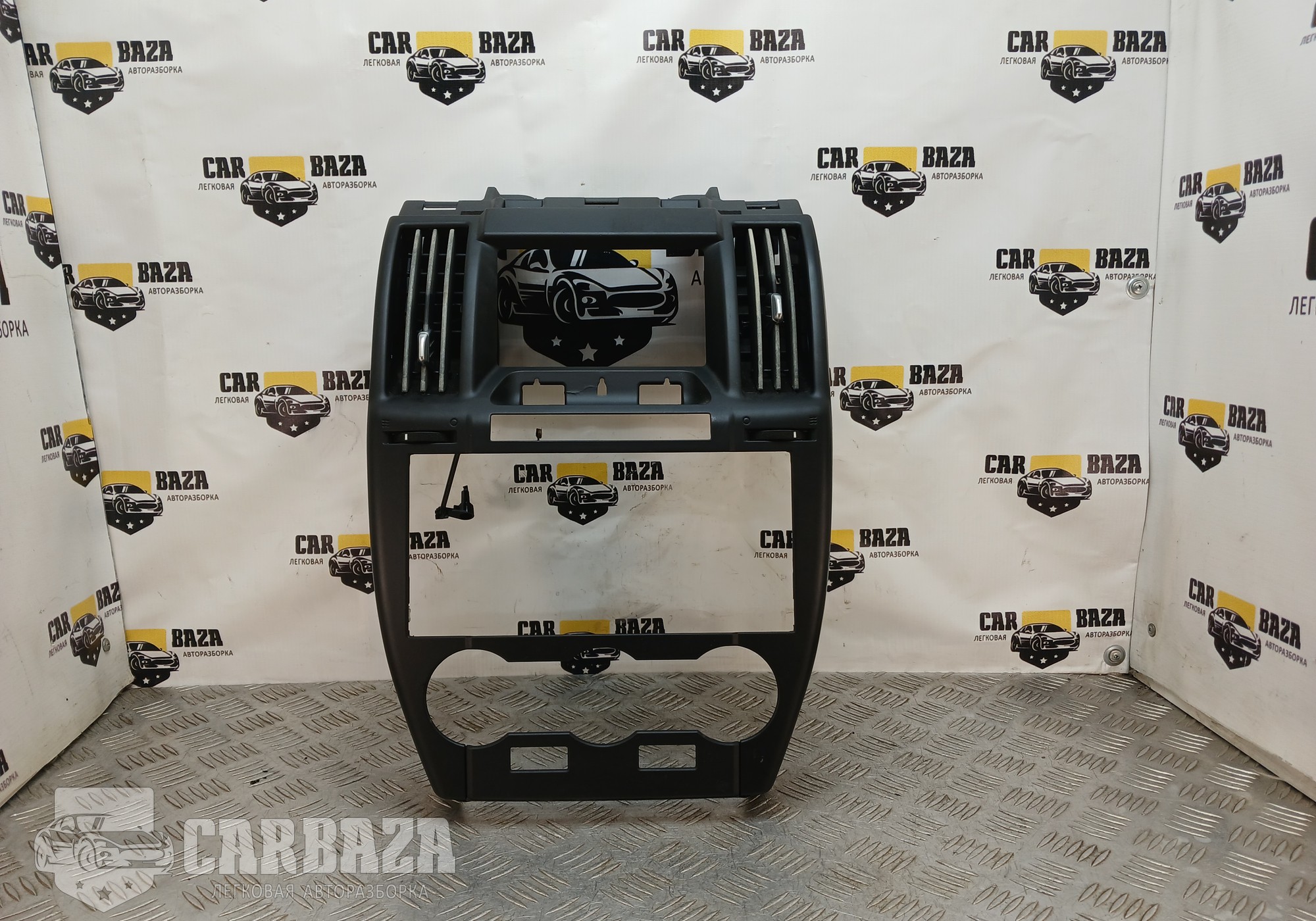 VP6H5XA014L20 Рамка магнитолы для Land Rover Freelander II (с 2006 по 2014)