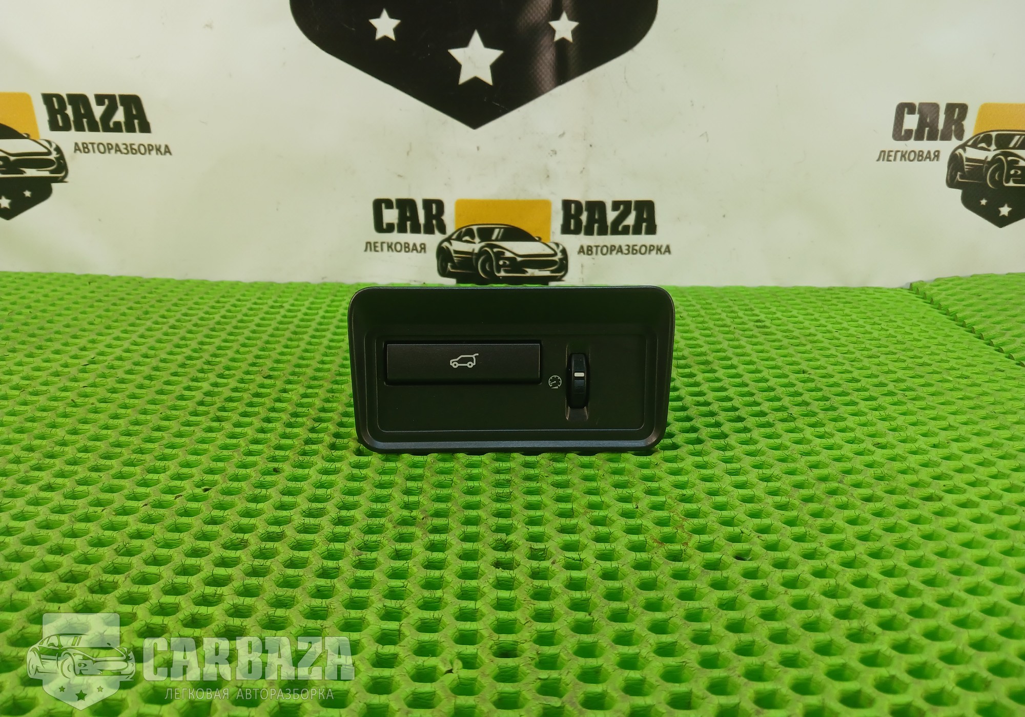 BJ3211654 Кнопка открывания багажника L538 для Land Rover Range Rover Evoque (с 2011)