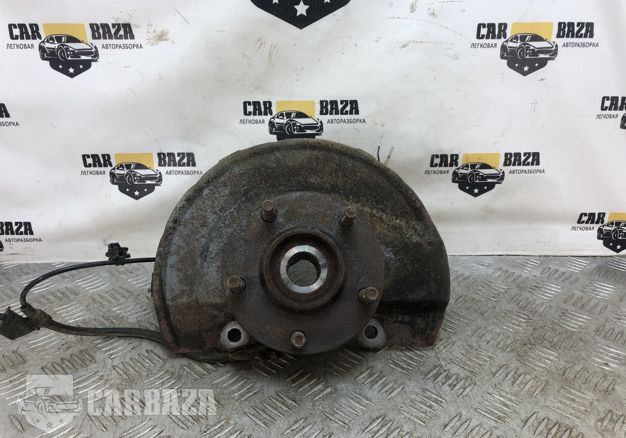 3870A007 Кулак поворотный левый