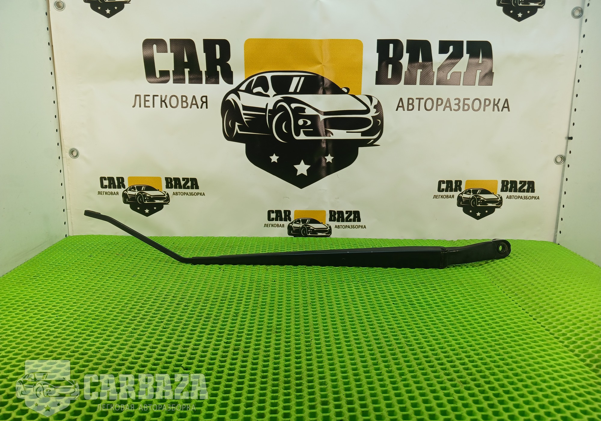 28881ZN90A Поводок стеклоочистителя правый С11 для Nissan Tiida I (с 2004 по 2014)