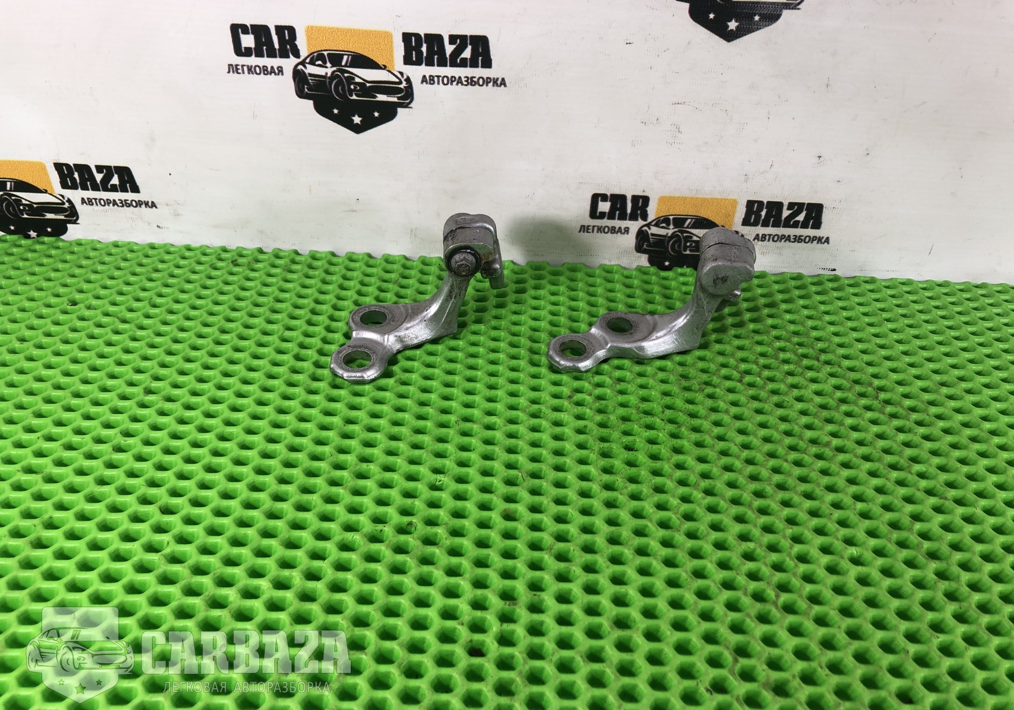 3M51R26811AJ Петля двери задняя левая нижняя и верхняя L для Ford Focus II (с 2004 по 2011)