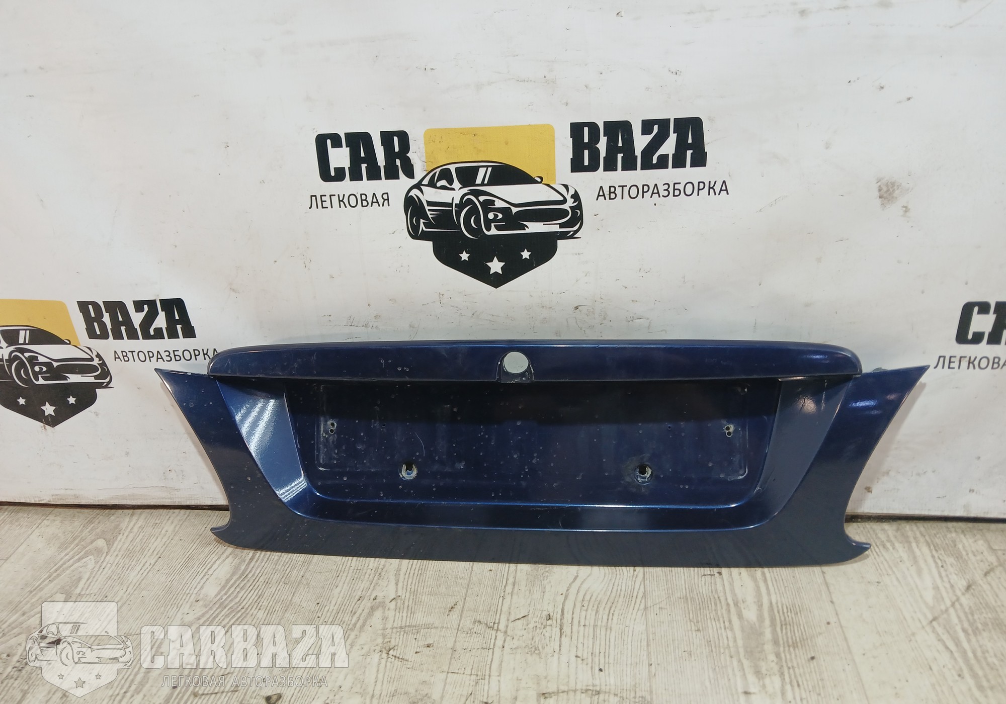 848105M300 Накладка крышки багажника (СЕДАН) для Nissan Almera II (с 2000 по 2006)