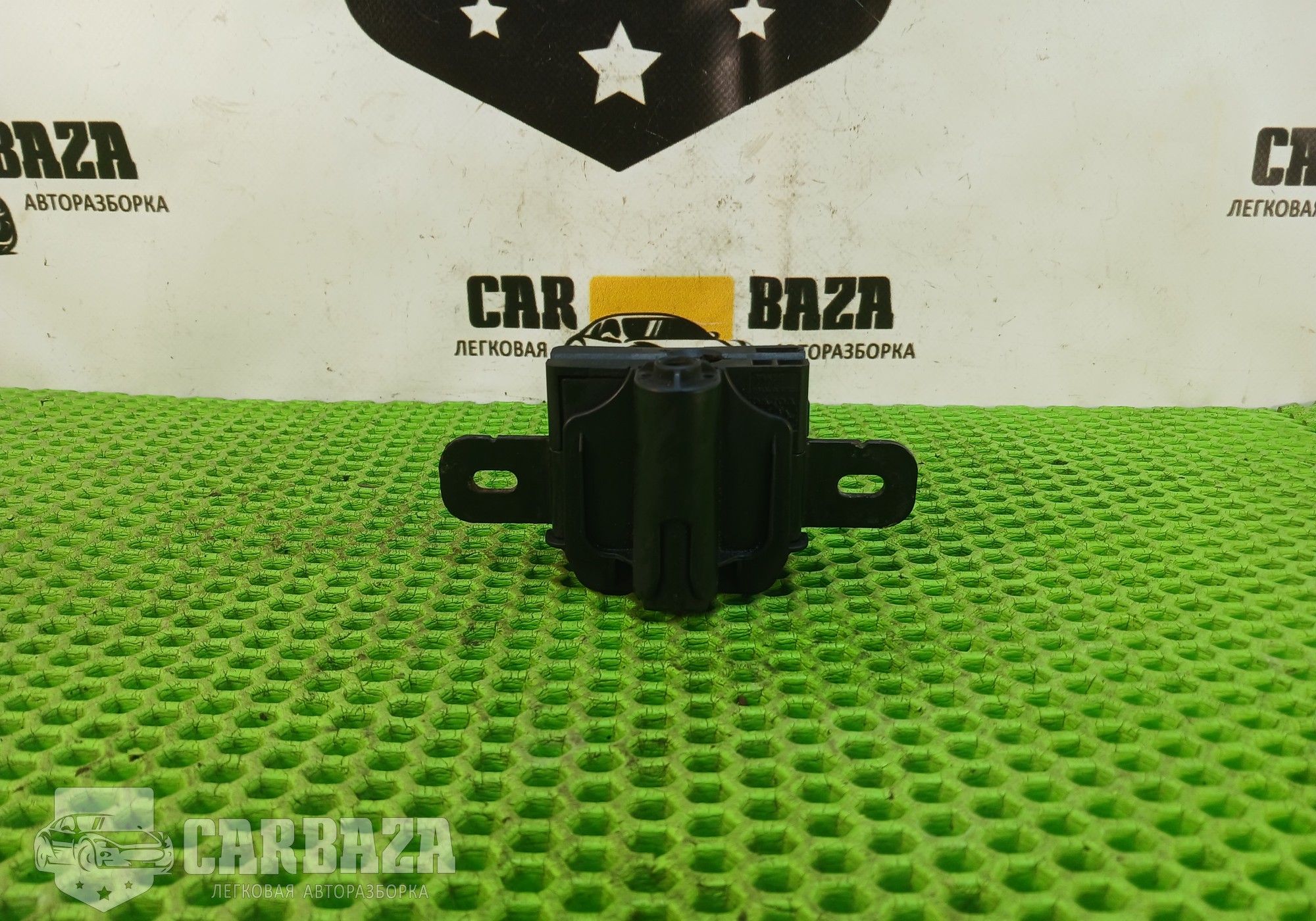 31218878 Замок капота левый