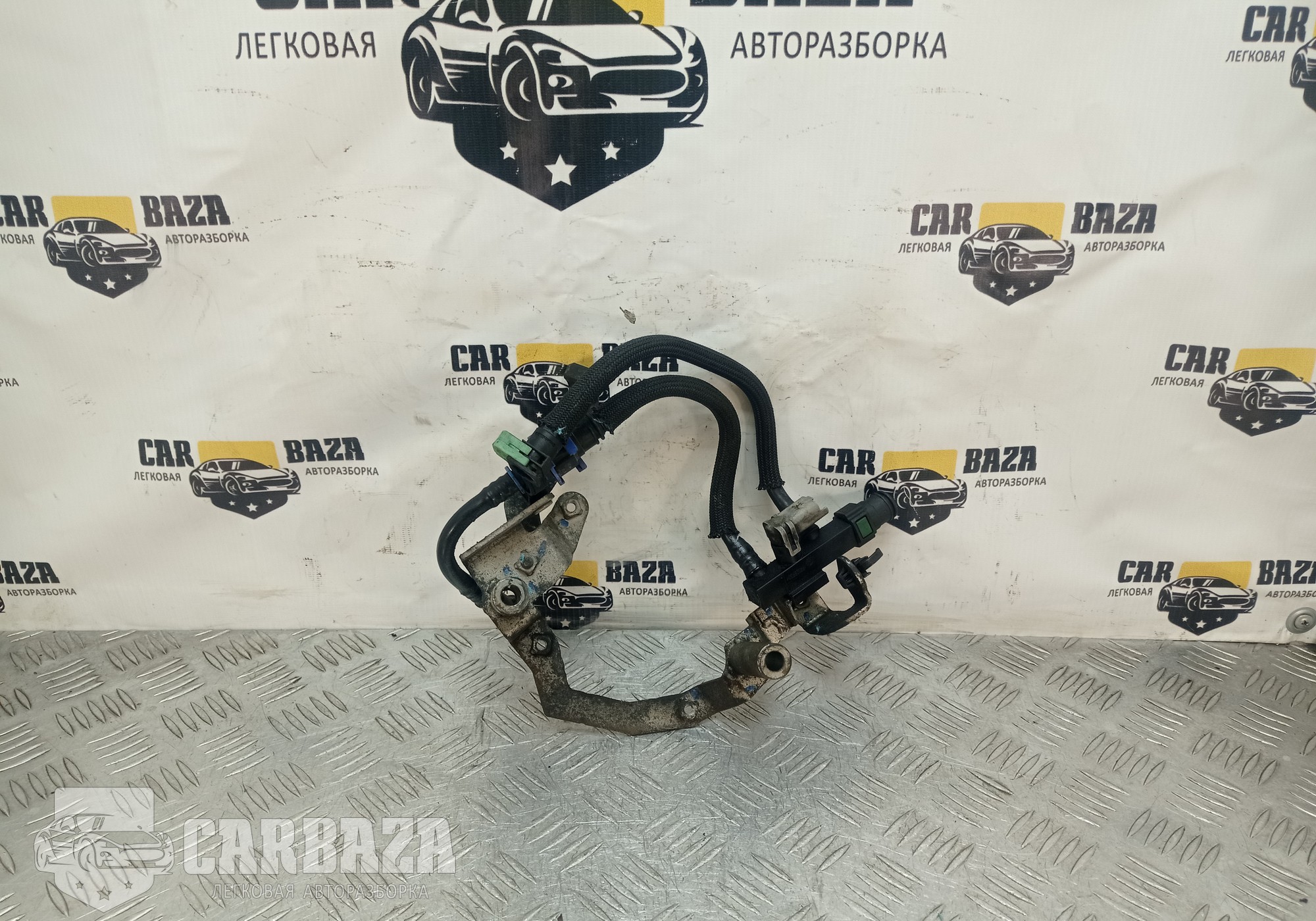 164451BY0C Трубки топливные 3.0 V9X