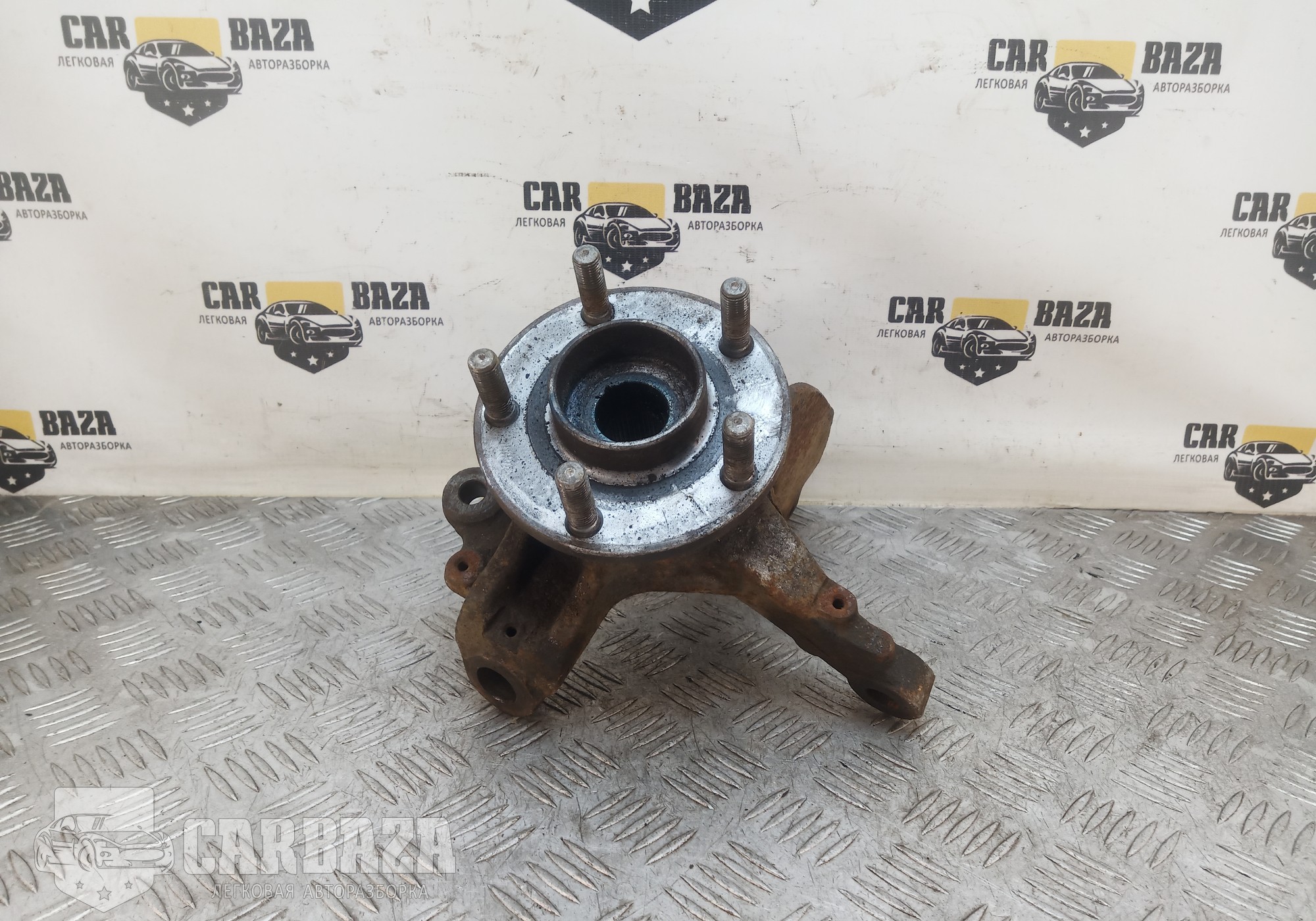 3M5113K171 Кулак передний левый для Volvo V50
