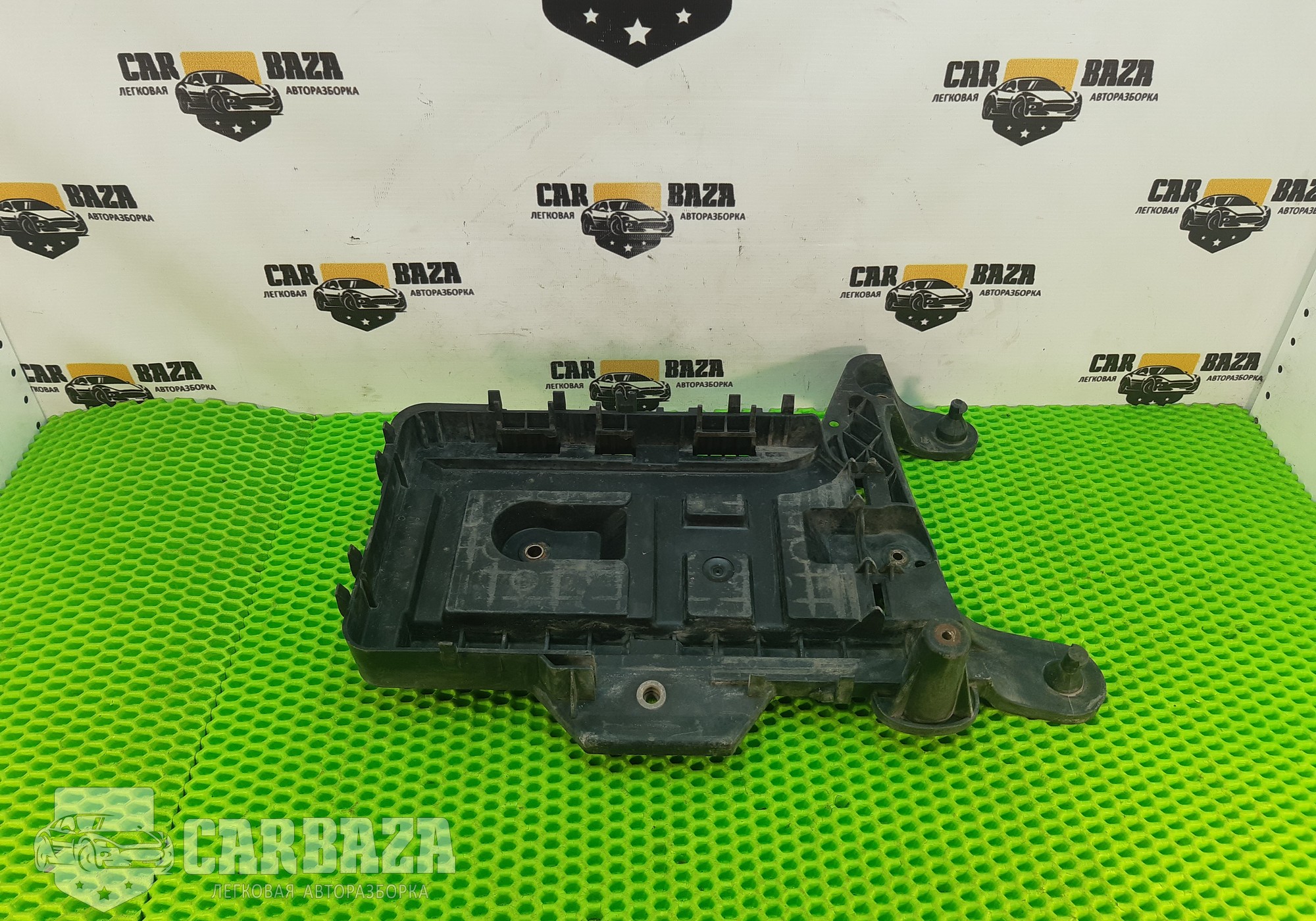 1K0915333 Площадка под аккумулятор для Seat