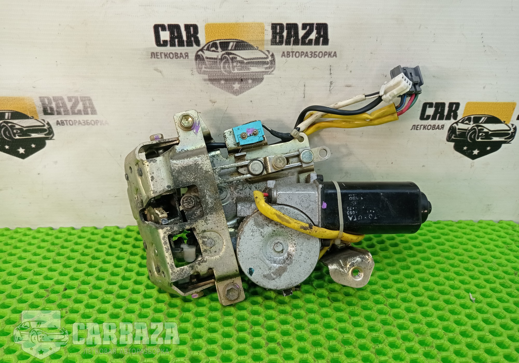 6964026130 Замок задней левой двери для Toyota Hiace