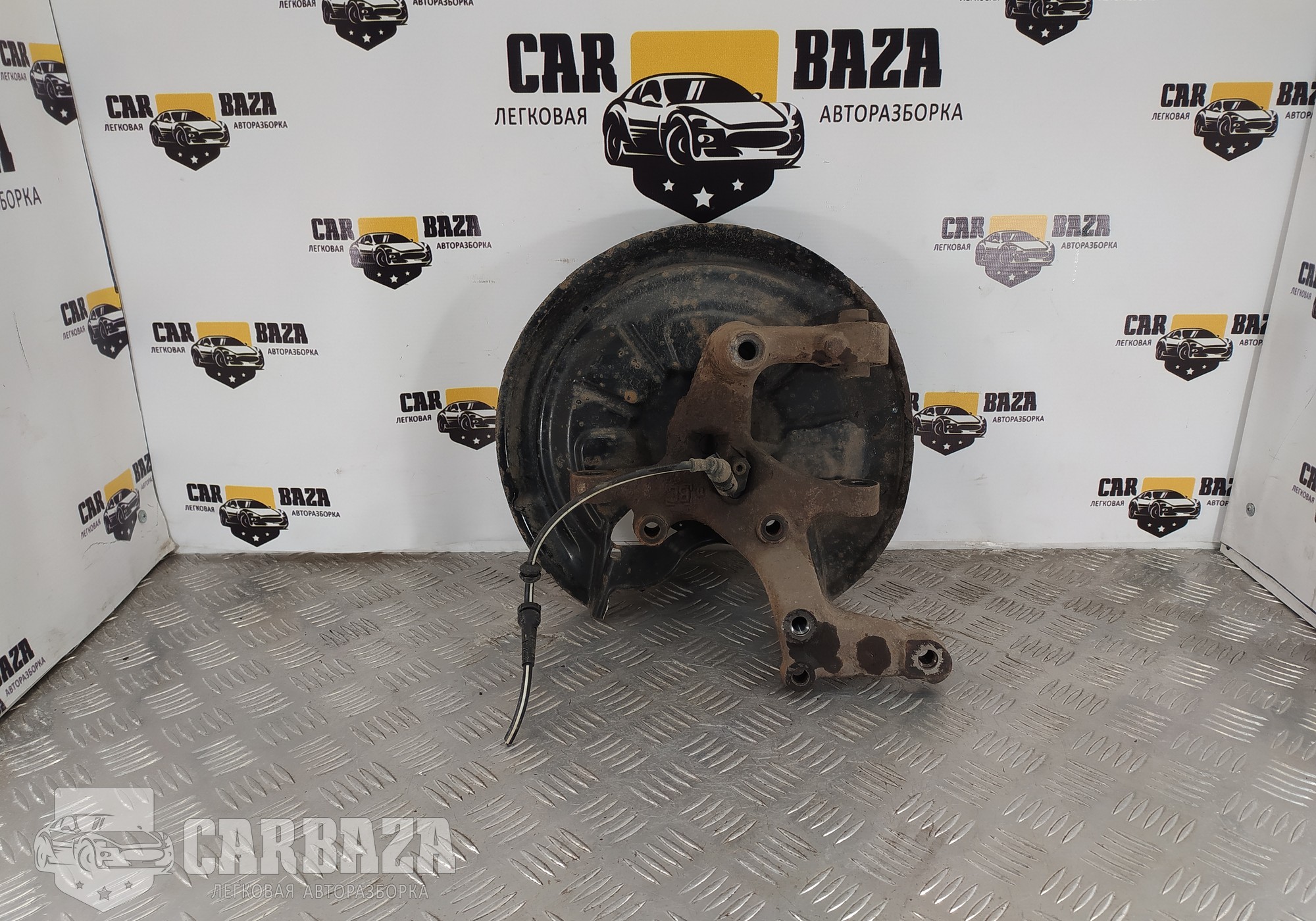 1K0505436AE Кулак поворотный задний правый R для Seat Altea