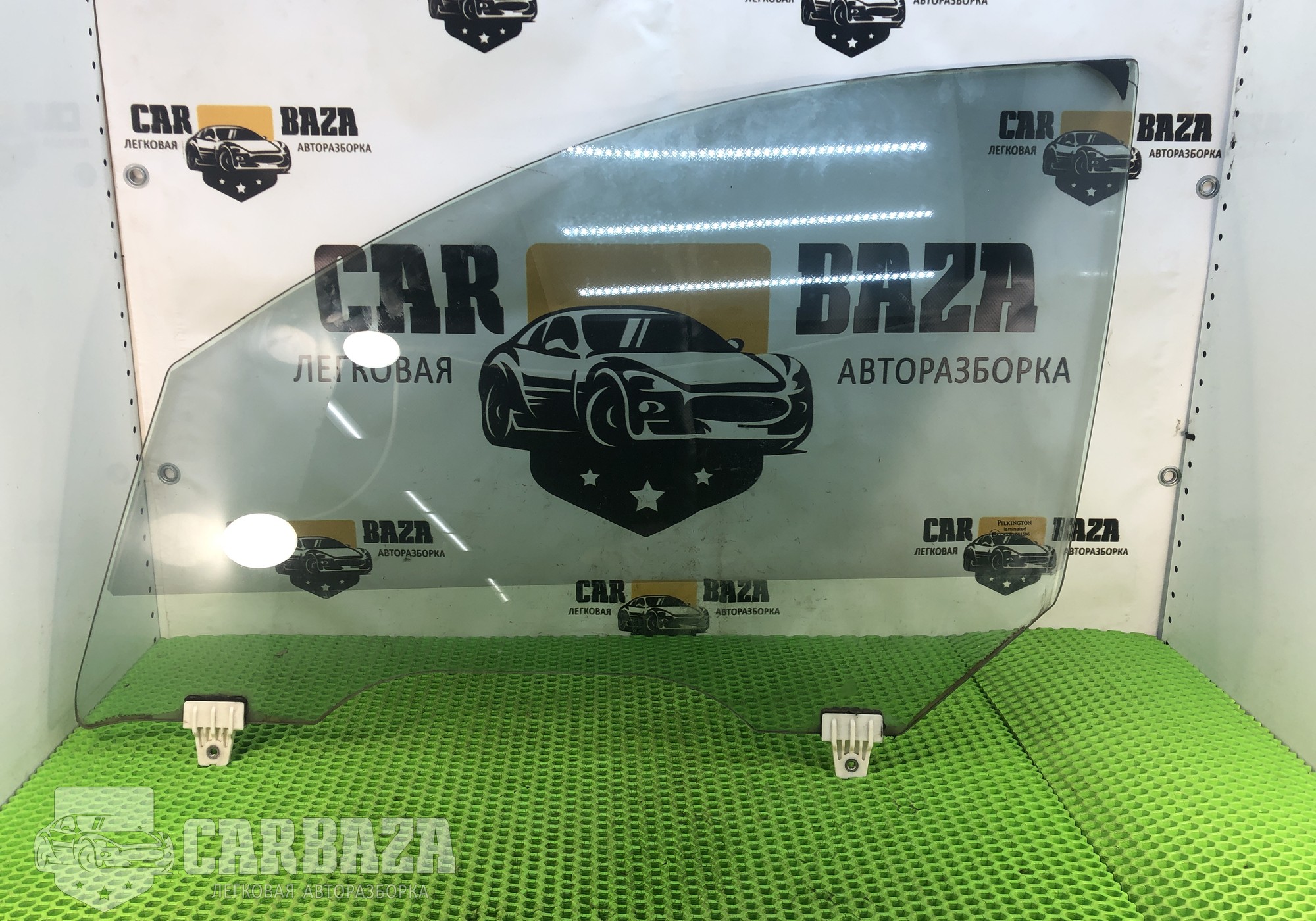 803011DR0A Стекло двери переднее левое