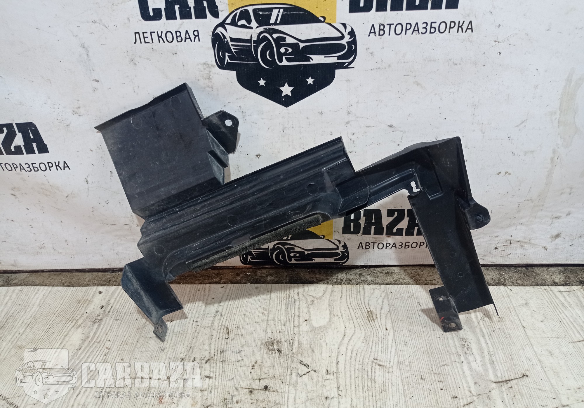 628239U000 Дефлектор радиатора HR16DE 1.6 E11 для Nissan Note I (с 2006 по 2013)