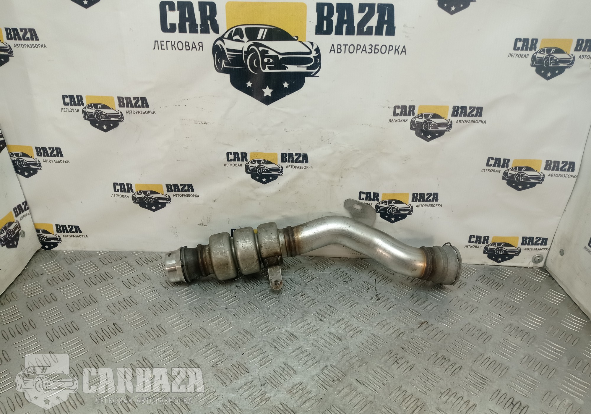 14460V9X10 Патрубок интеркулера