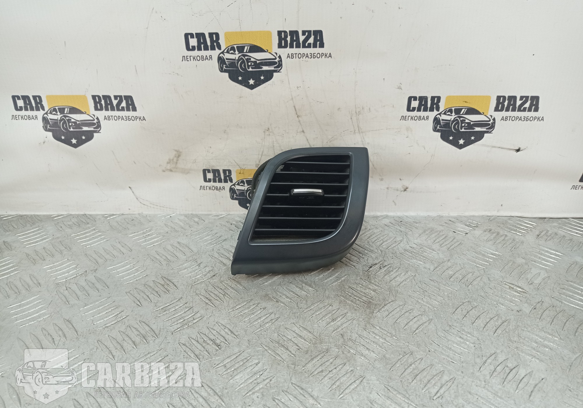 974804L000 Дефлектор воздушный правый боковой для Hyundai Solaris I (с 2010 по 2017)