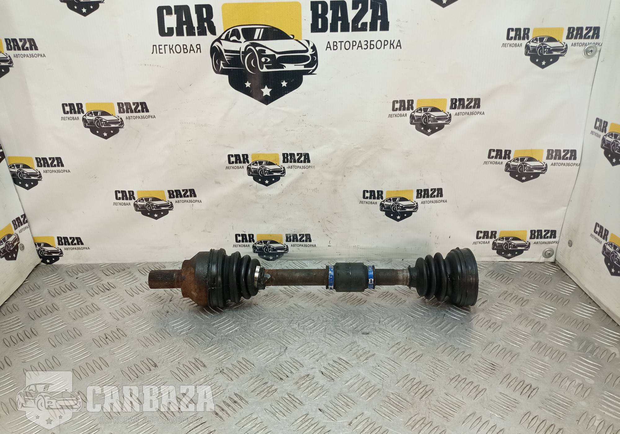 1686114 Привод передний левый