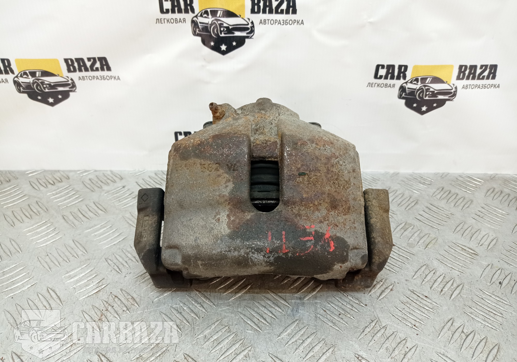 1K0615124E Суппорт передний правый