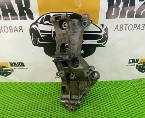 8200242569 Кронштейн генератора для Renault Logan I (с 2004 по 2015)