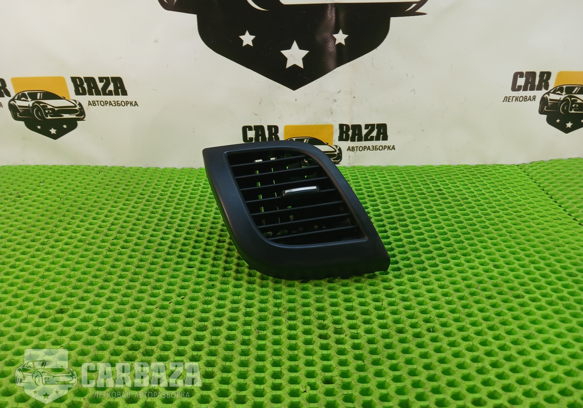 974604L000 Дефлектор воздушный левый для Hyundai Solaris I (с 2010 по 2017)