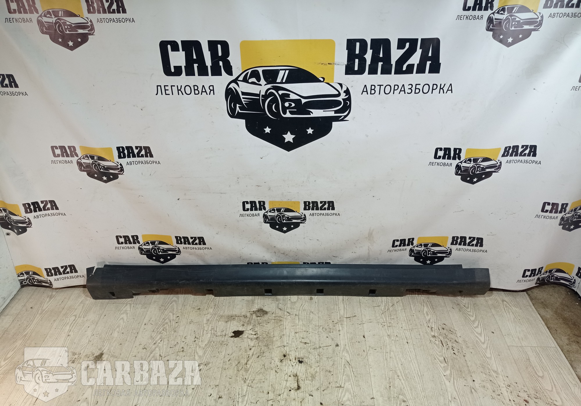 76850EM30A Накладка на порог наружная правая седан для Nissan Tiida I (с 2004 по 2014)