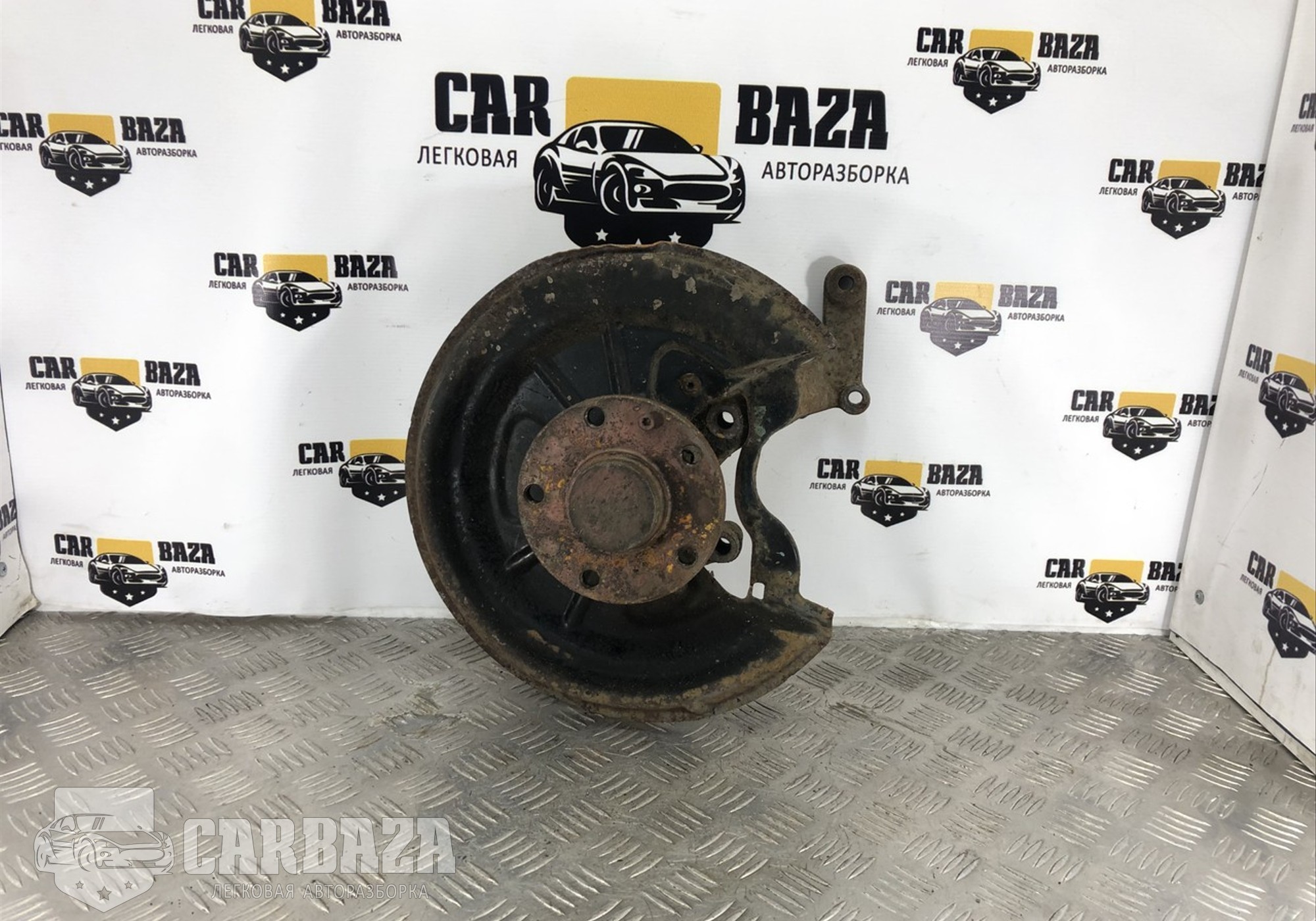 1K0505435AE Кулак задний левый L для Skoda Octavia