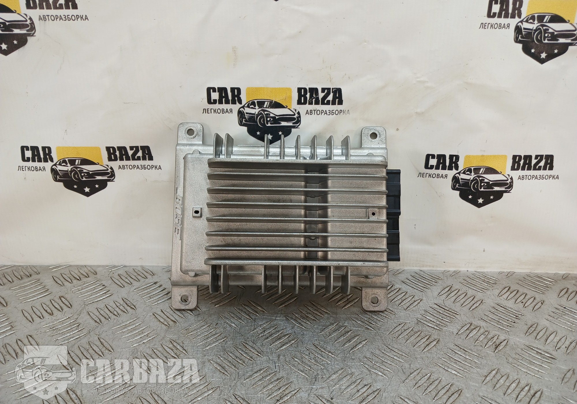 280611CA0A Усилитель акустической системы Bose