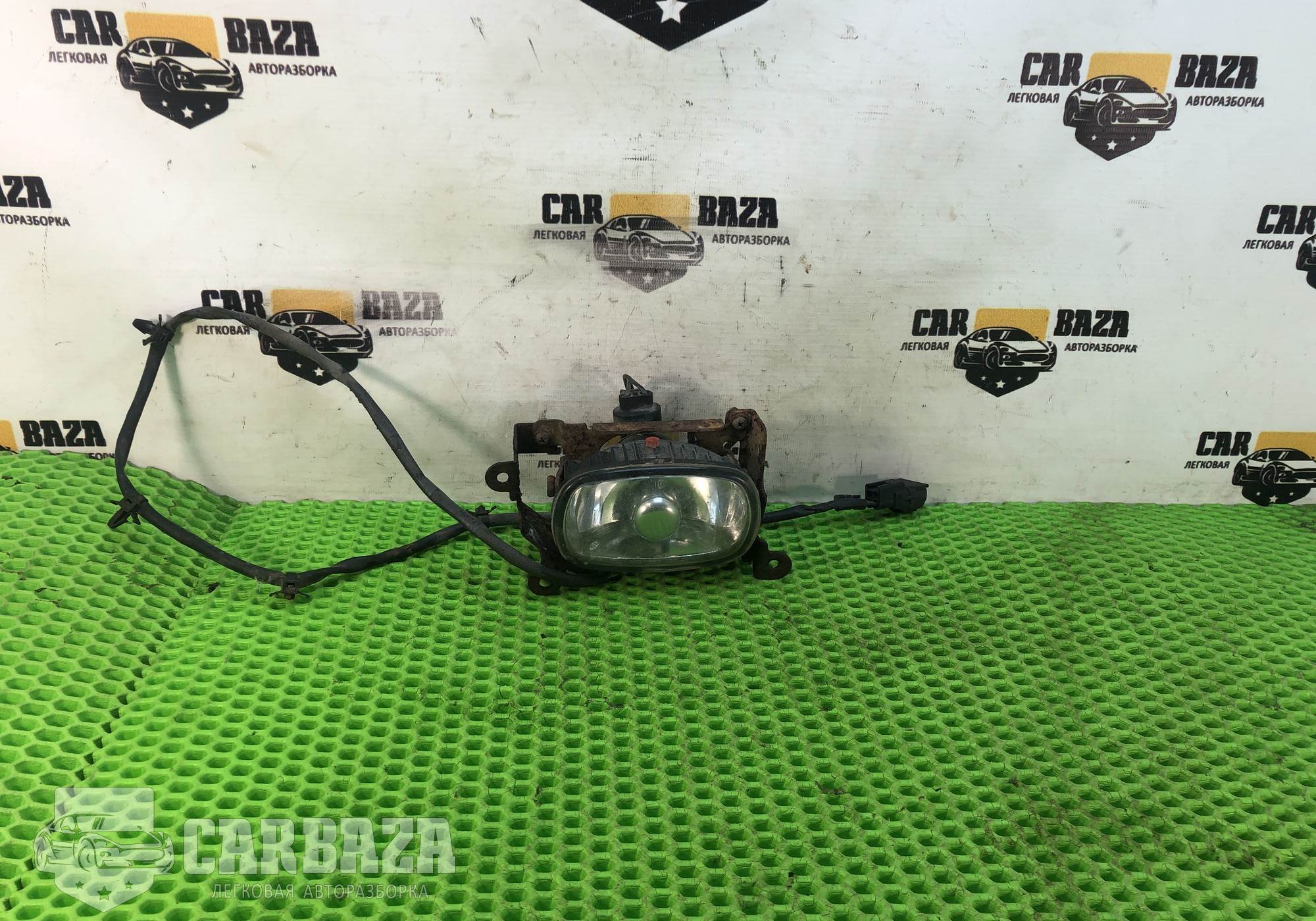 MN133369 Фара противотуманная левая для Mitsubishi Outlander I (с 2002 по 2008)