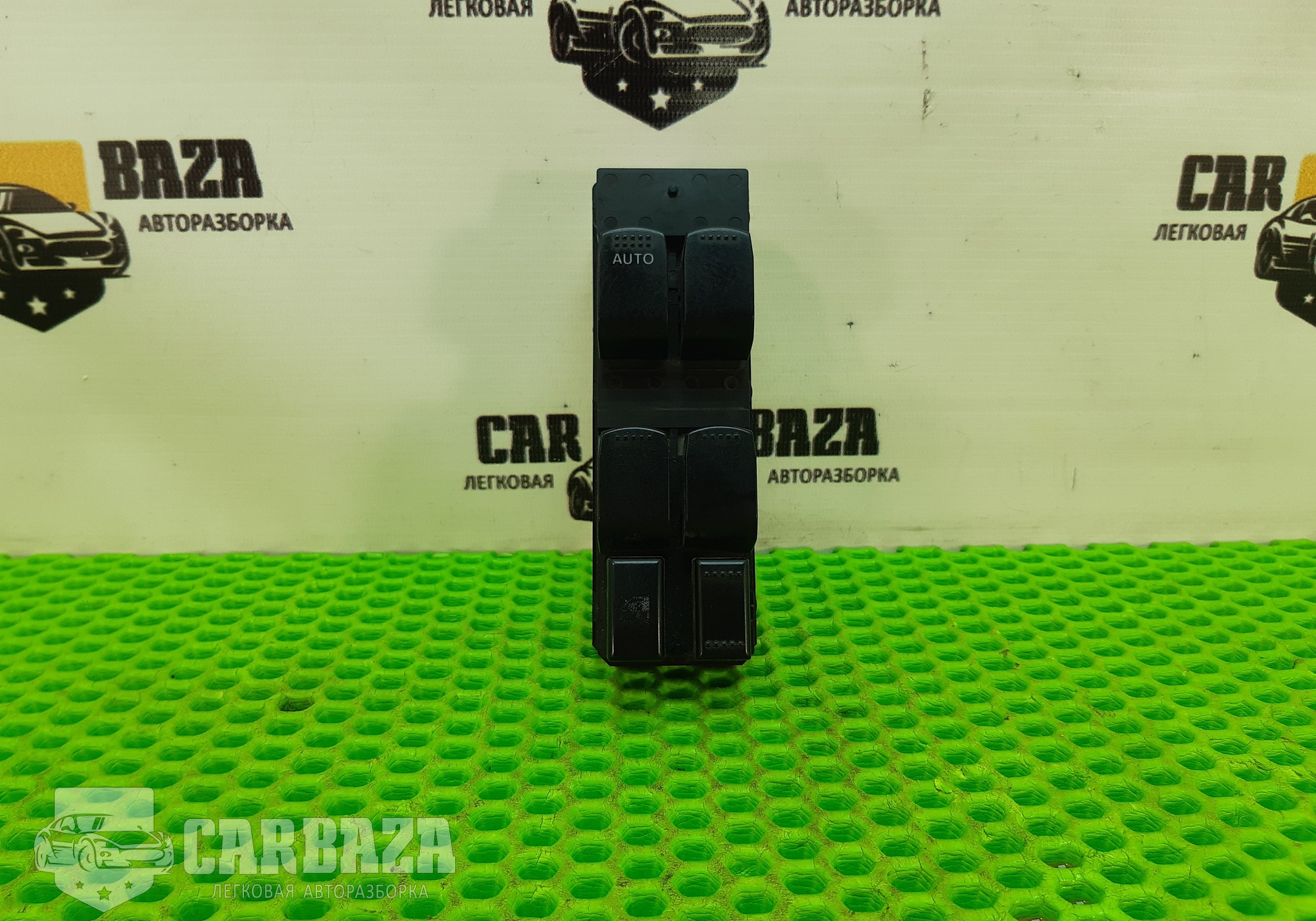 3799064J20 Кнопка стеклоподъемника для Suzuki Grand Vitara
