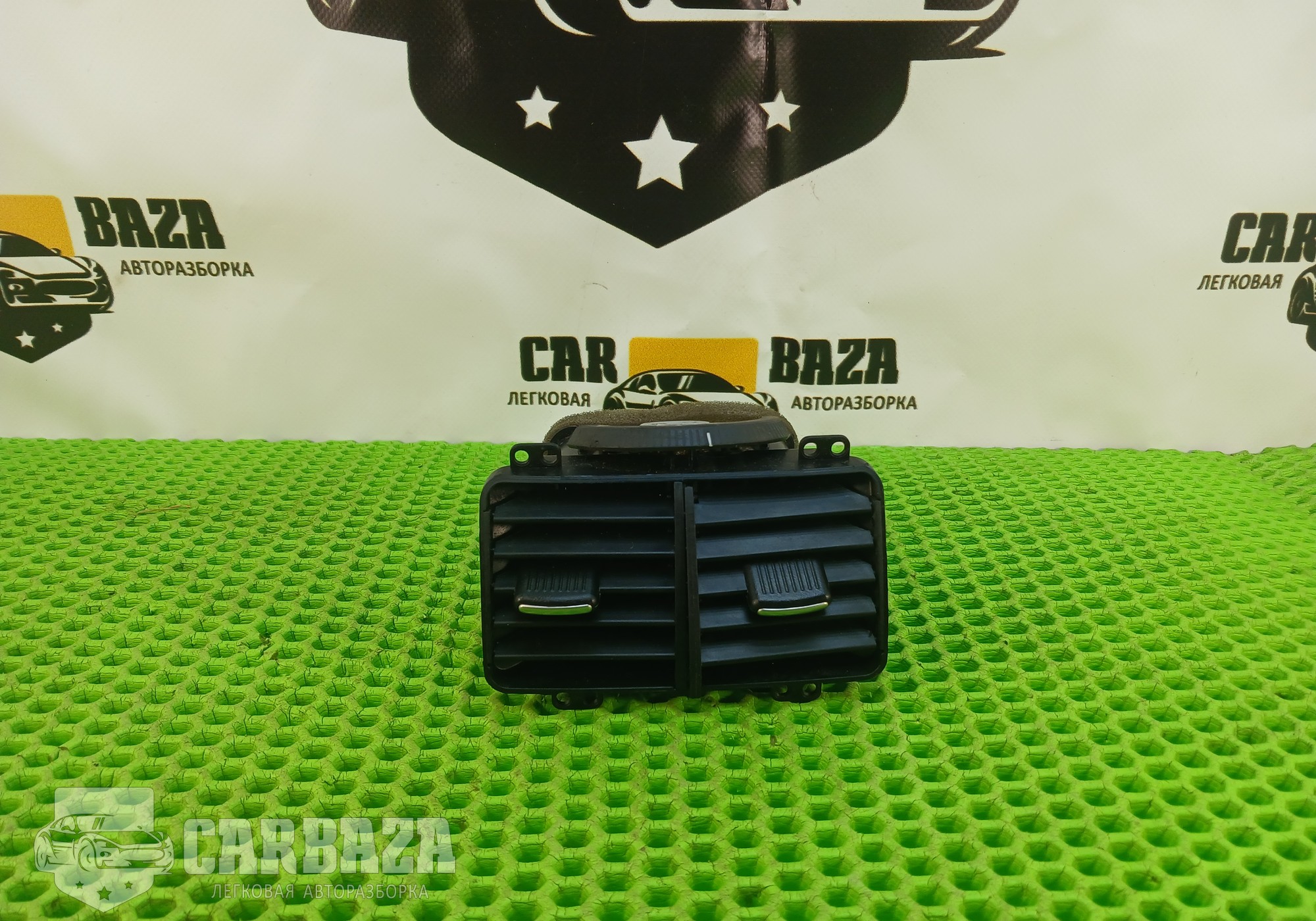 1K0819203 Дефлектор воздушный задний для Volkswagen Jetta