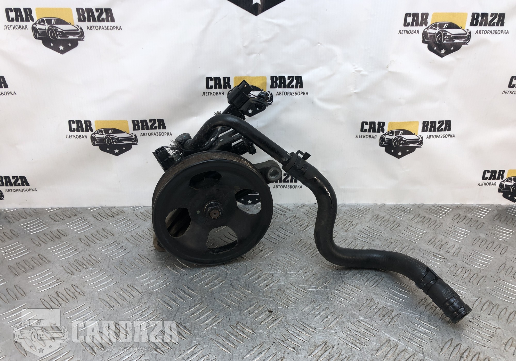 571004L000 Насос гидроусилителя