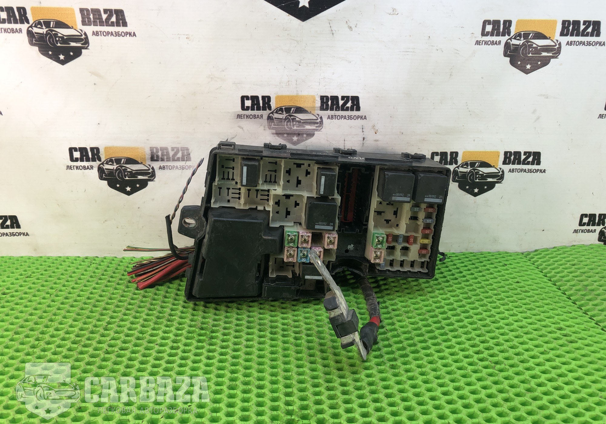 318789120 Блок предохранителей подкапотный для Volvo S40 II (с 2004 по 2007)