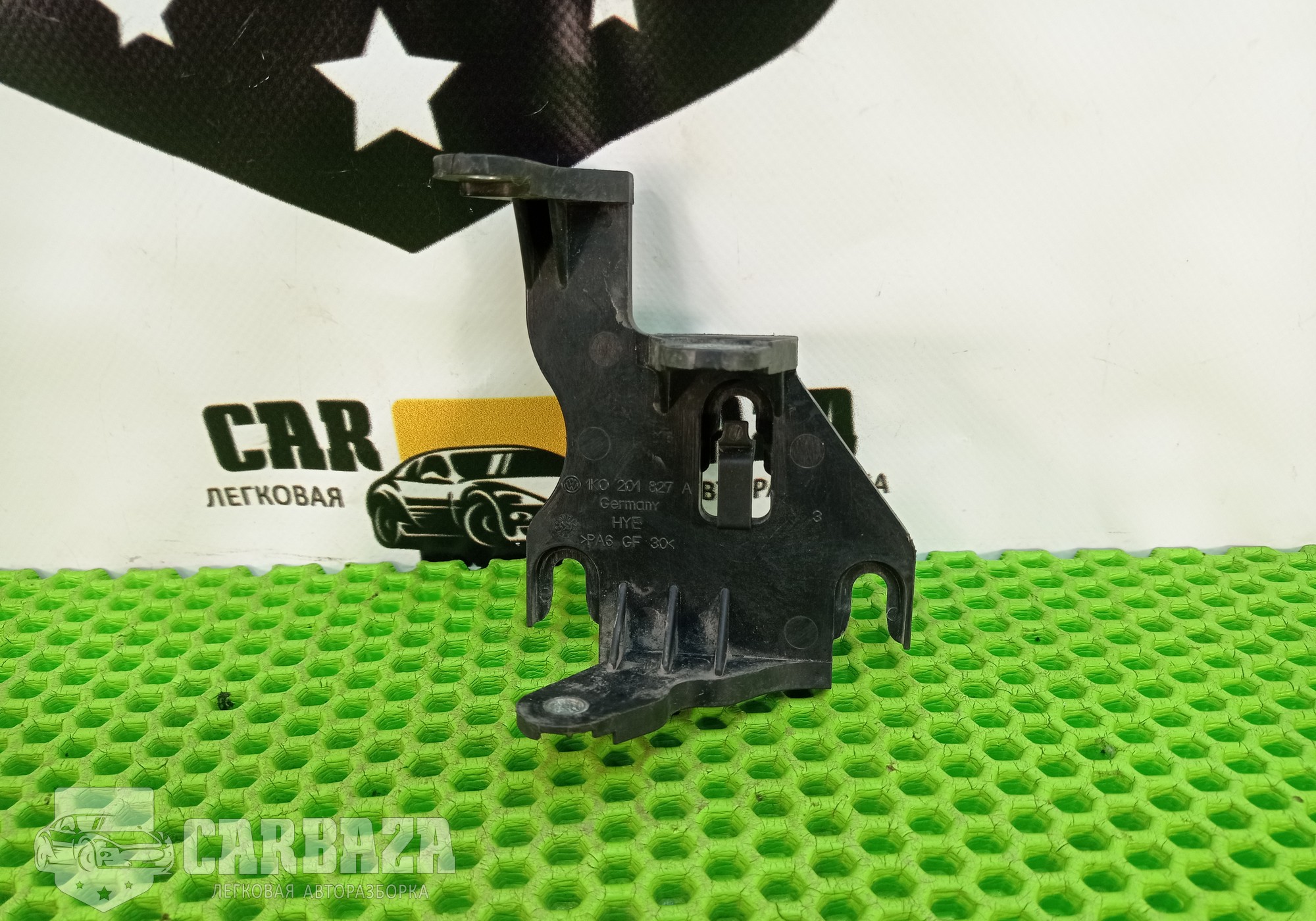 1K0201827A Кронштейн абсорбера