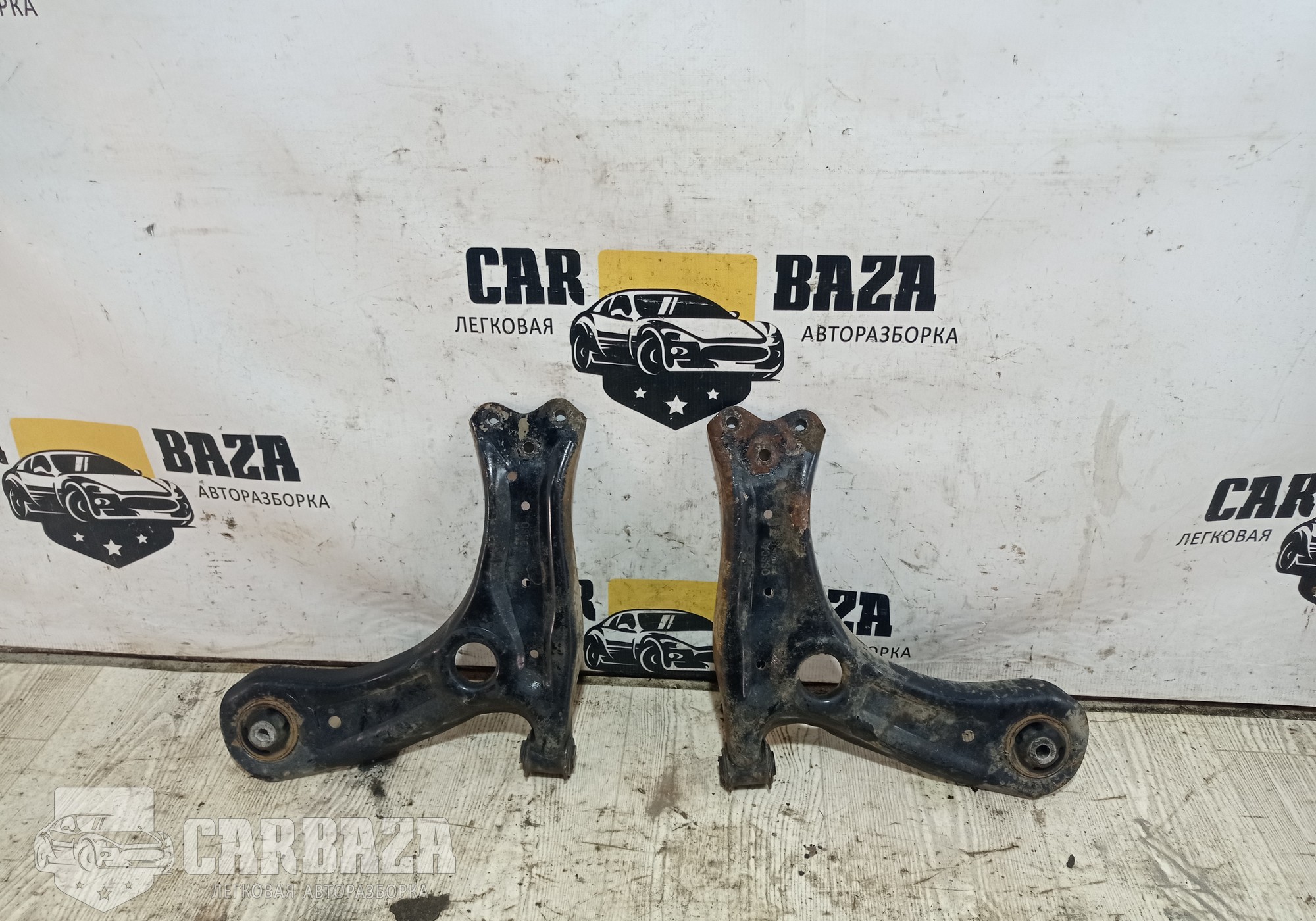 6R0407151 Рычаги подвески передние нижние