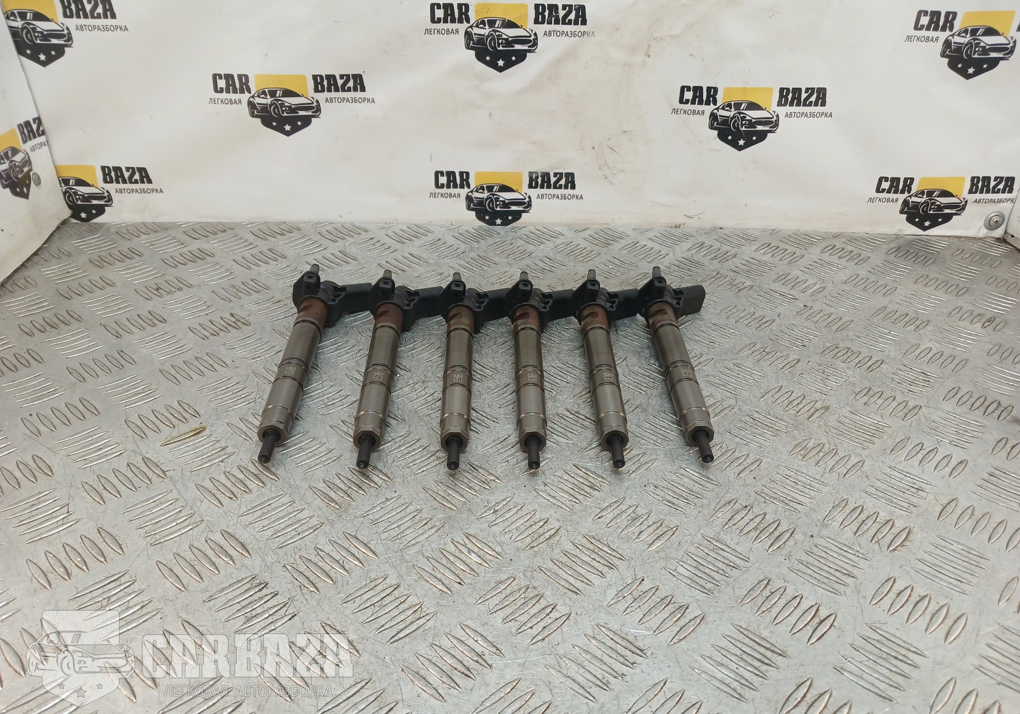 059130277CD Форсунка топливная 3.0 TDI CLAB