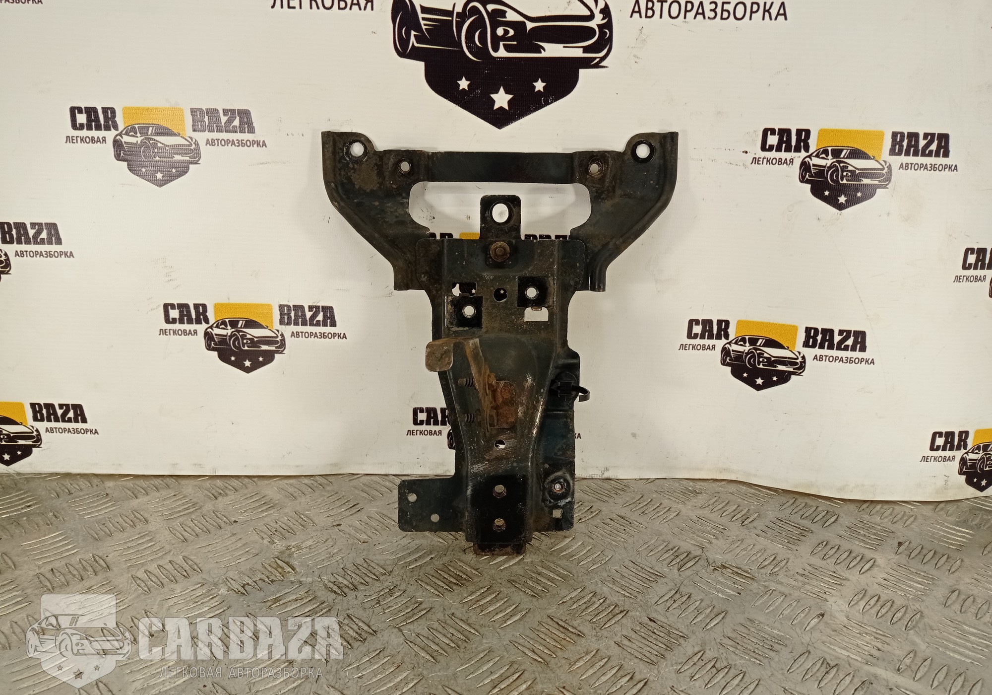 62550JG00A Кронштейн замка капота для Nissan X-Trail T31 (с 2007 по 2013)