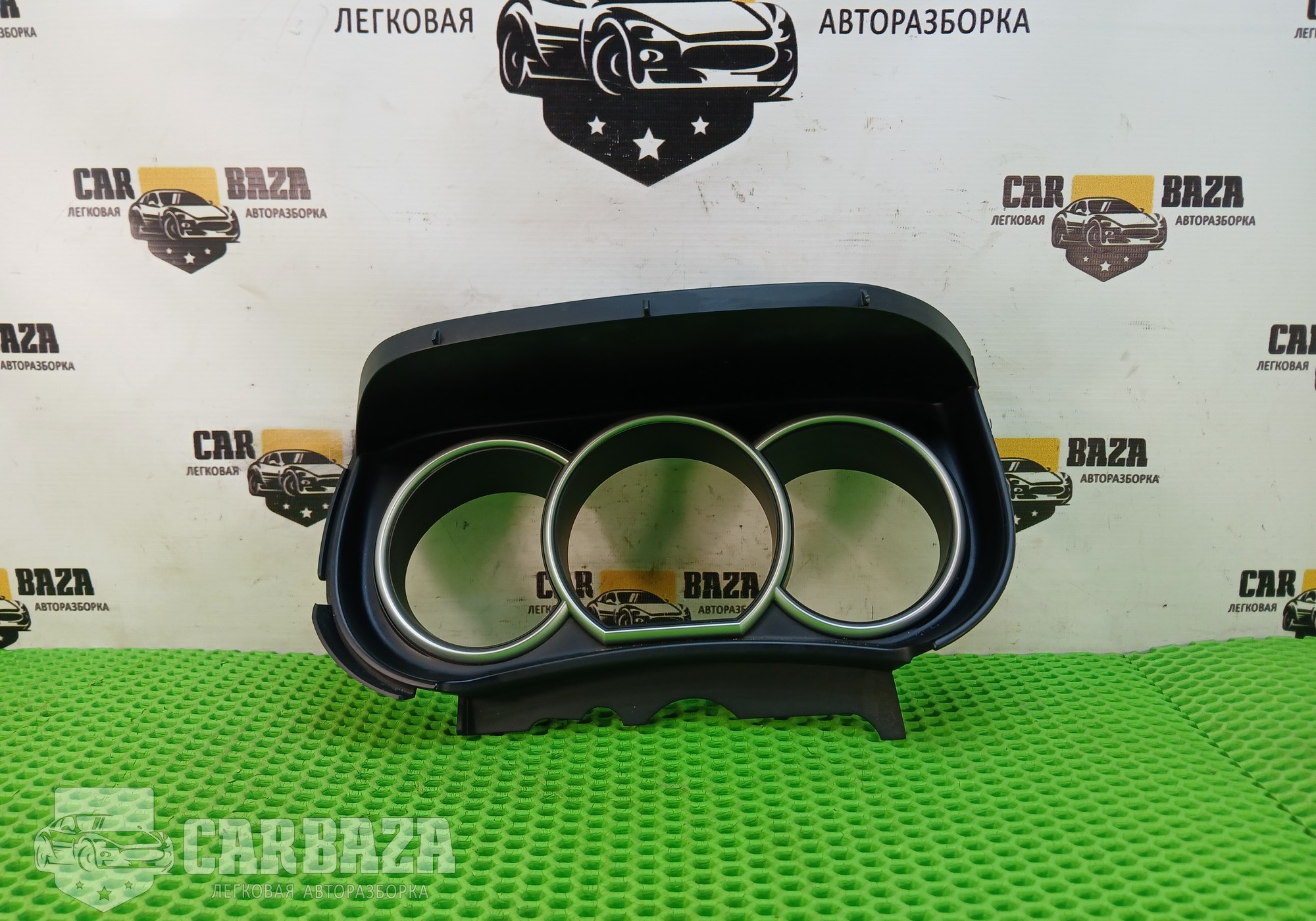 68240EL00A Накладка панели приборов С11 для Nissan Tiida I (с 2004 по 2014)