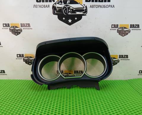 68240EL00A Накладка панели приборов С11 для Nissan Tiida I (с 2004 по 2014)