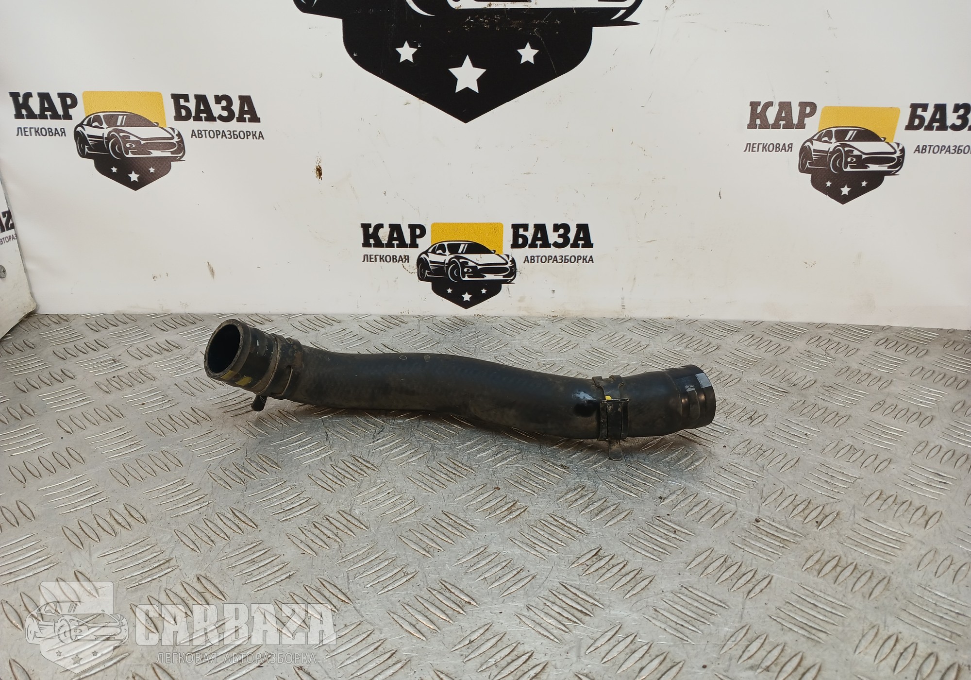 254111R150 Патрубок радиатора верхний