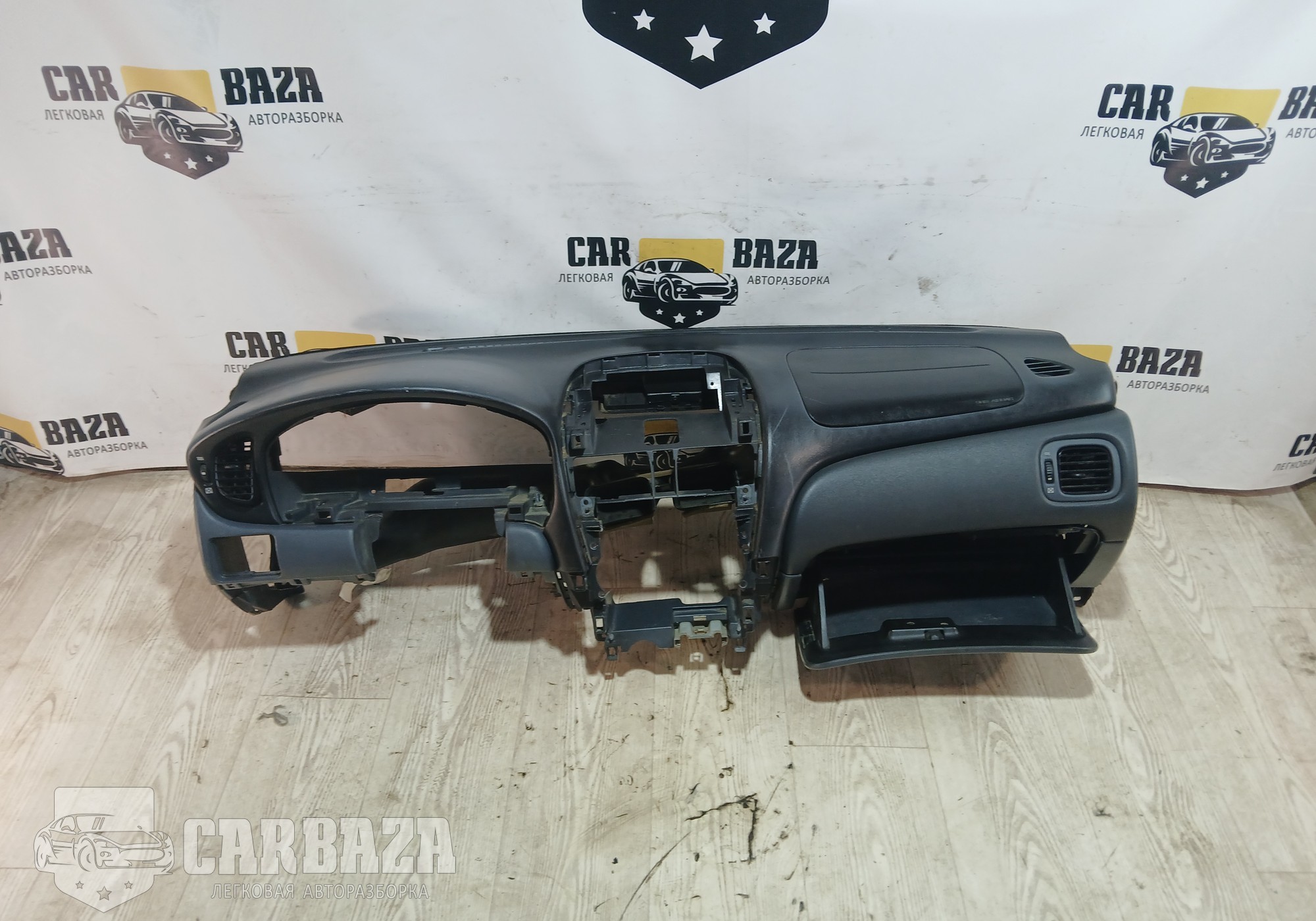 68200BN902 Торпедо (с AIR BAG) для Nissan Almera II (с 2000 по 2006)