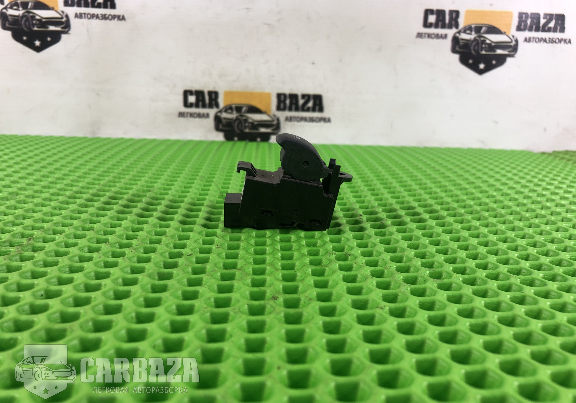 31272012 Кнопка стеклоподъемника для Volvo V60