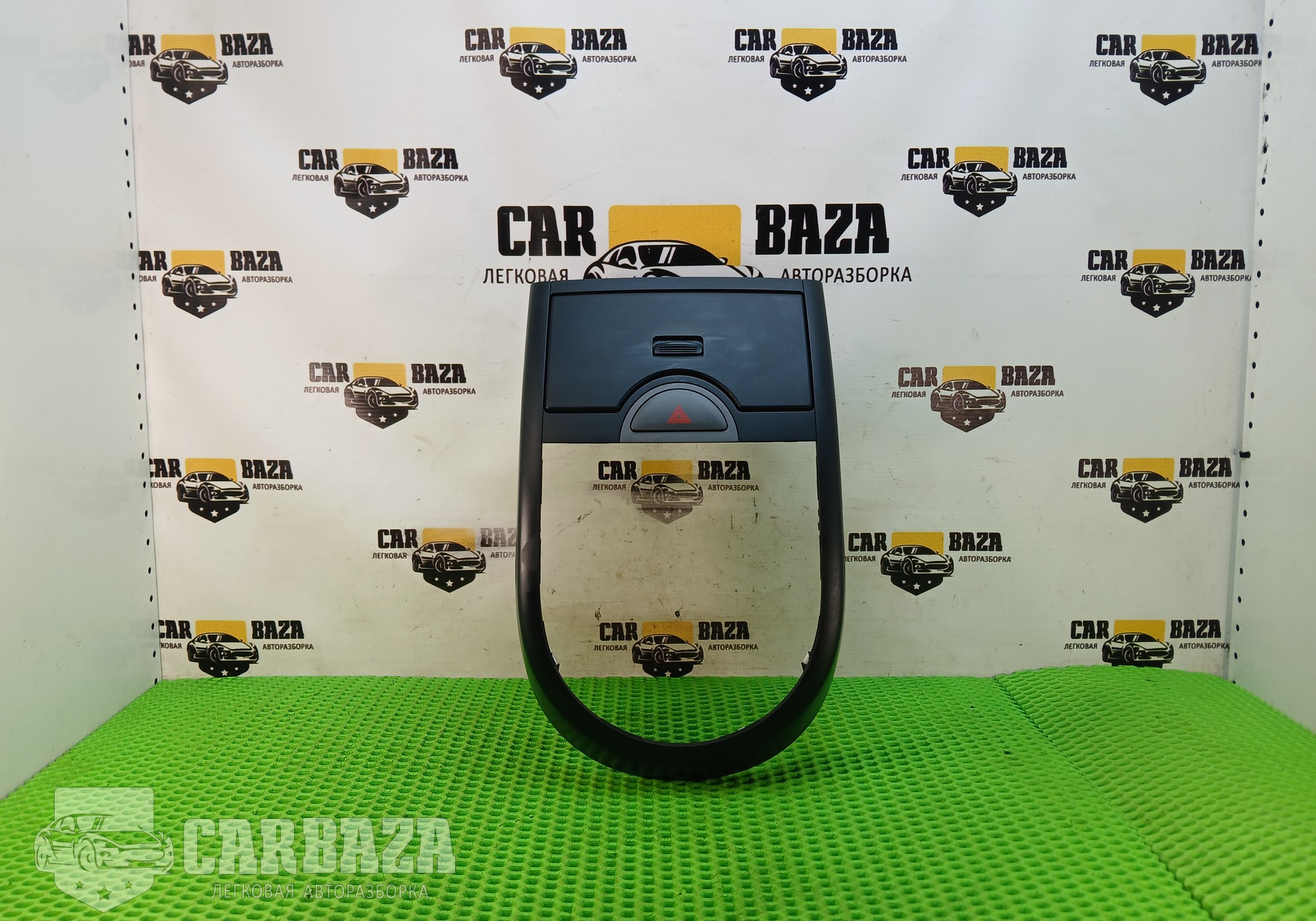 847402K000 Рамка магнитолы для Kia Soul I (с 2008 по 2014)